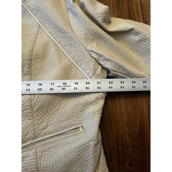 Andrew Marc New York Faux Leather Moto Jacket Ivory Size XL Edgy Sleek - Picture 9 of 16